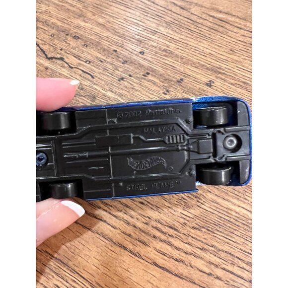 Hot Wheels 2002 Steel Flame Blue Pickup Truck W/ Green Flames - Picture 5 of 5